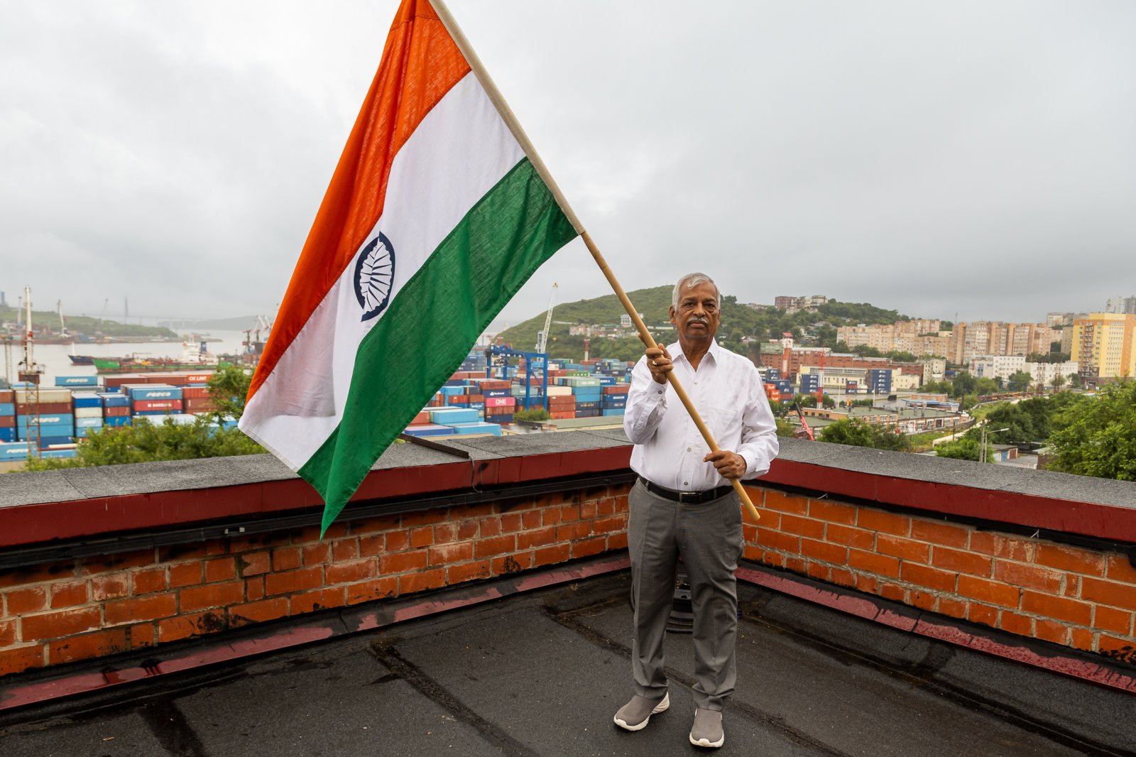 Friends of India in Vladivostok, members of the Indian diaspora and their families joined the celebrations of India's 80th Independence Day at the Consulate General of India, Vladivostok.