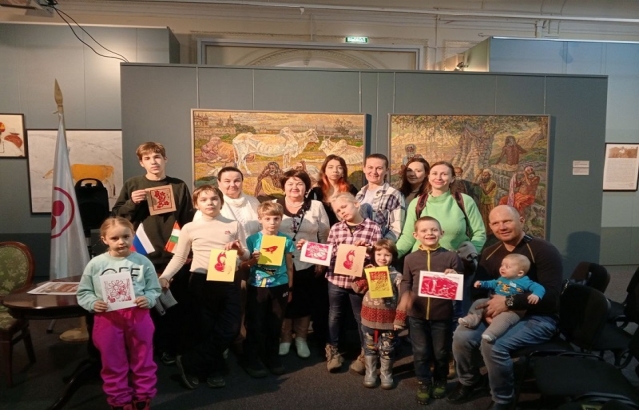 Days of India in Vladivostok, “Printer’s Workshop : Symbols of India”, at the Primorye State Art Gallery