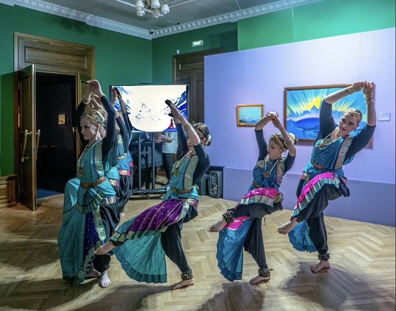 The Consulate General of India, Vladivostok, in association with Dosti group, presents “Journey to India with Nicholas Roerich” at Primorye State Art Gallery, Vladivostok