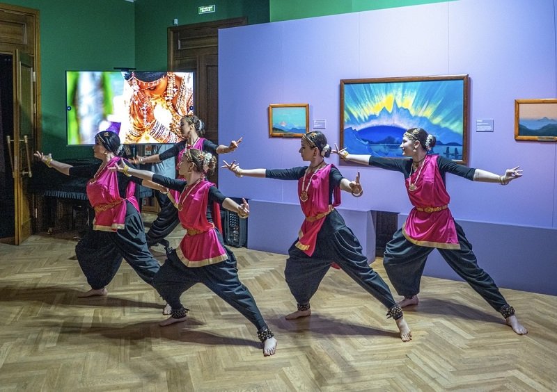 The Consulate General of India, Vladivostok, in association with Dosti group, presents “Journey to India with Nicholas Roerich” at Primorye State Art Gallery, Vladivostok