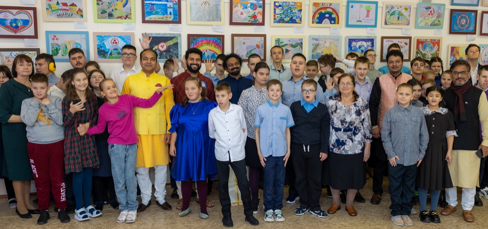 Diwali. Exhibition of Children’s drawings dedicated to Roerich Pact, organized by Russia-India Friendship Club with the support of the CGI,